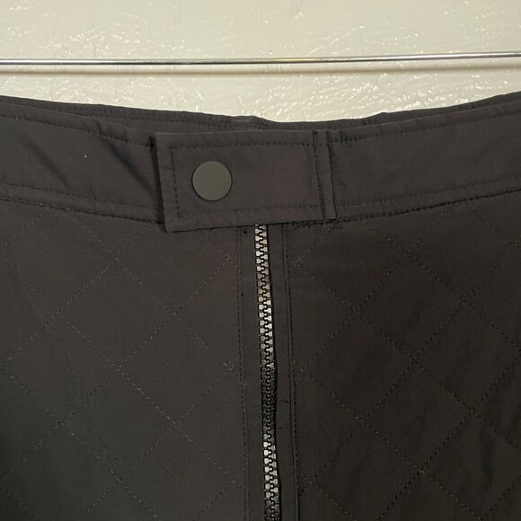 Athleta Women 14 Black Toasty Buns Insulated Shorts Pockets Puffer Quilted - Picture 3 of 7